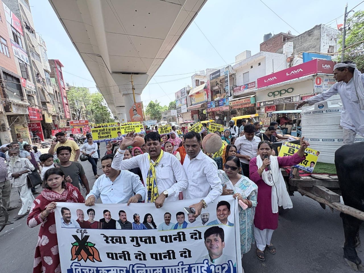 “दिल्ली प्यास से बेहाल! वार्ड 192 में पानी को लेकर ‘जनविद्रोह’ — सड़क से सत्ता तक गूंजा एक ही नारा: हक दो, पानी दो!”