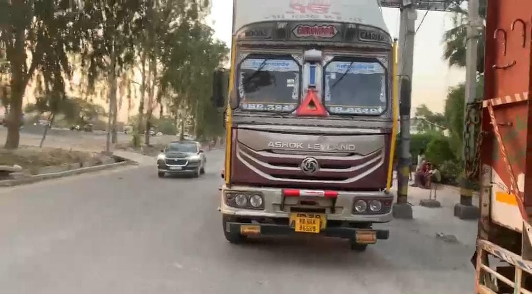 दिल्ली : अलीपुर NH-44 पर रफ्तार का कहर, ट्रक की टक्कर से घायल बुजुर्ग महिला की इलाज के दौरान मौत