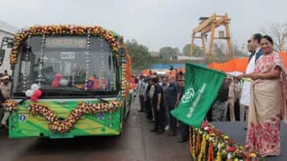 दिल्ली को मिली 300 नई ई-बसों की सौगात, आज अमित शाह और CM रेखा गुप्ता करेंगे लॉन्च