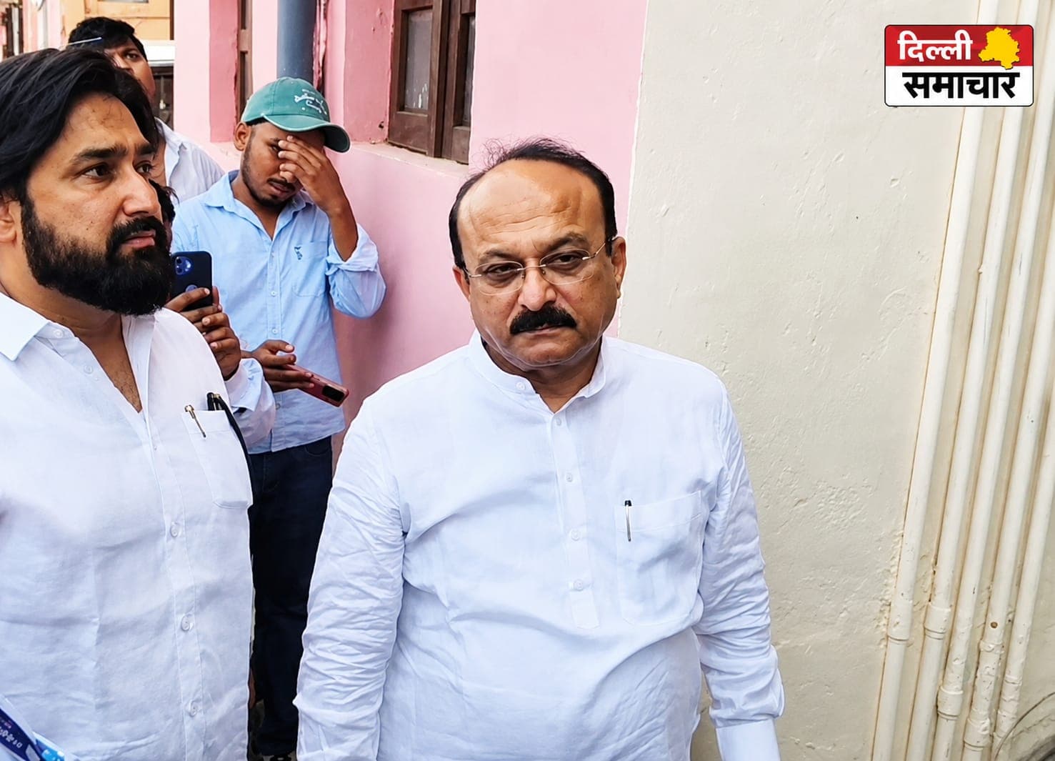 दिल्ली: शहरी विकास मंत्री आशीष सूद ने किया भलस्वा EWS फ्लैट्स का निरीक्षण, मरम्मत कार्य की प्रगति की समीक्षा
