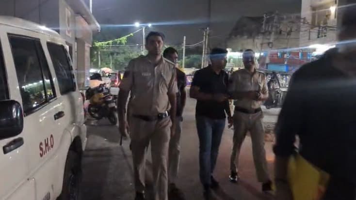 नॉर्थ-वेस्ट दिल्ली में सख्त हुई पुलिसिंग: SHO नेत राम मीना की देर रात गश्त से जहाँगीरपुरी में बदला माहौल