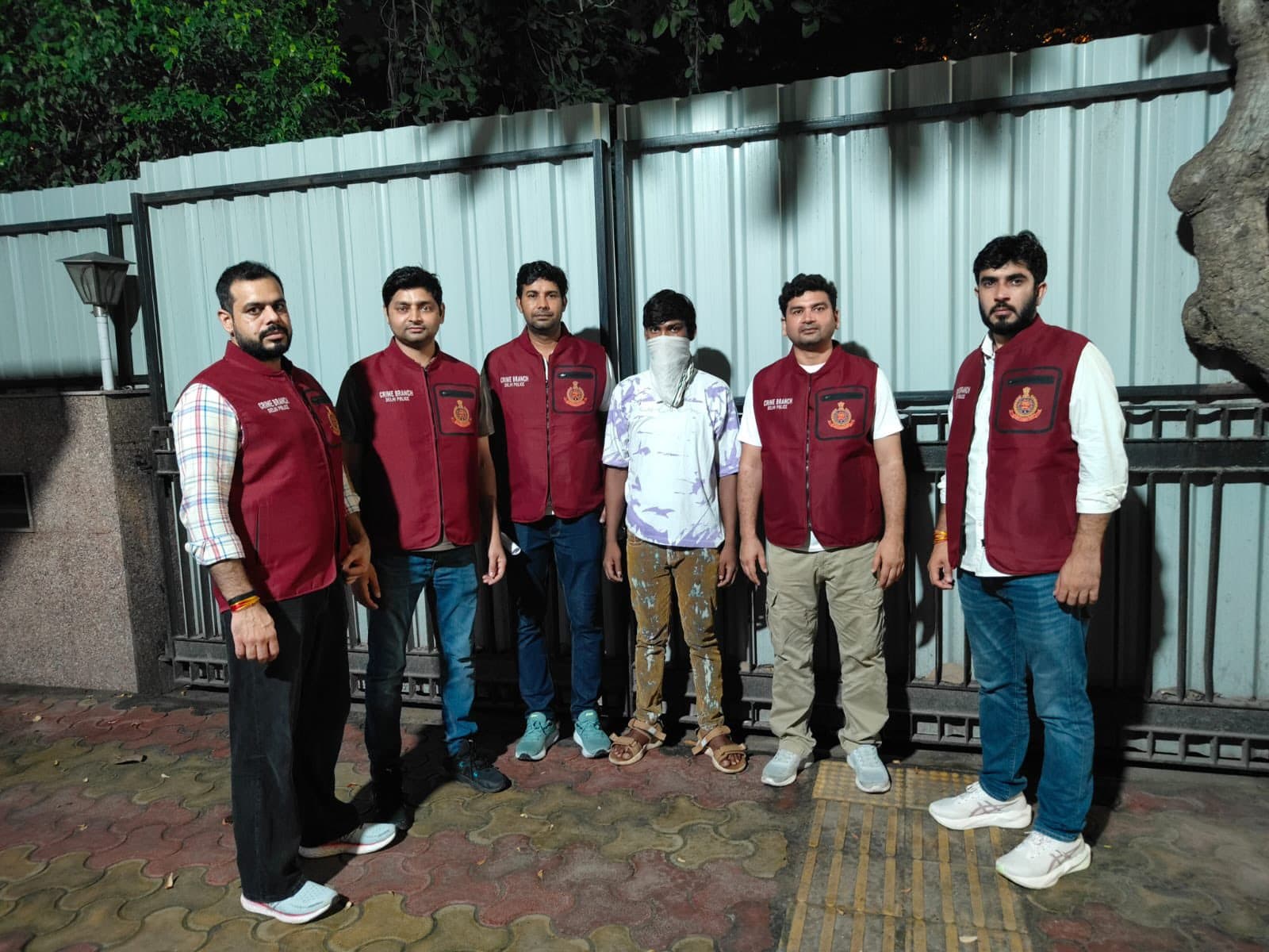 थाना पंजाबी बाग में दर्ज 'हत्या के प्रयास' के मामले में लंबे समय से वांछित एक शातिर आरोपी को क्राइम ब्रांच ने दबोचा