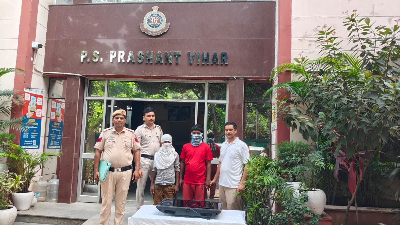रोहिणी में चोरी की वारदातों पर पुलिस का शिकंजा, दो शातिर चोर गिरफ्तार