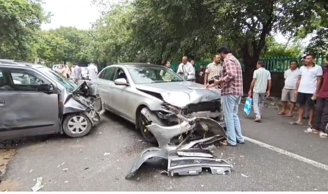 नरेला में नशे में धुत रईसजादा मर्सिडीज चालक का कहर, 70 साल की बुजुर्ग महिला की दर्दनाक मौत